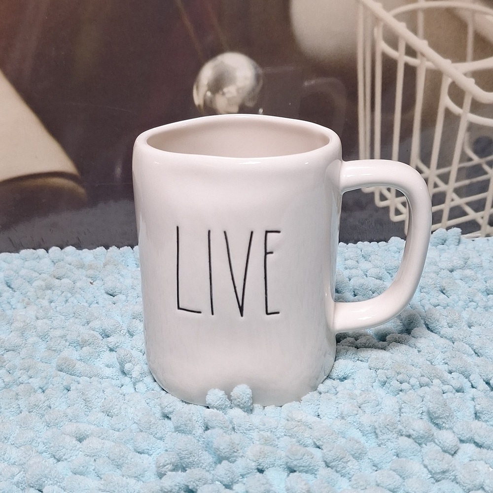 Rae Dunn Artesian collection #192 Live mug